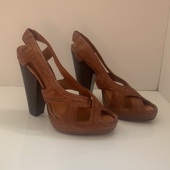 GIVENCHY leather peep toe boho high heels - Picture 4 of 12